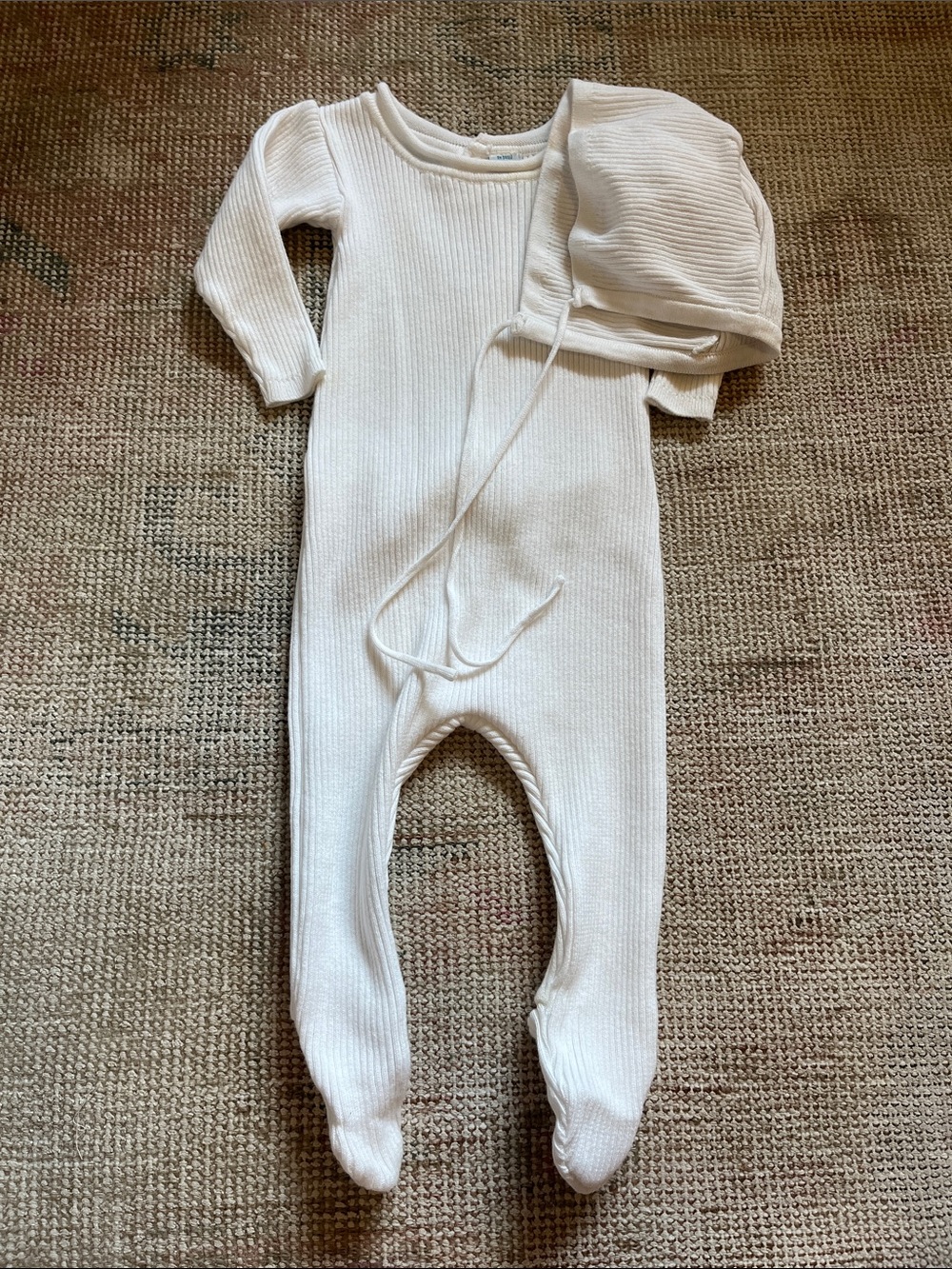 Feltman Brothers Ribbed Footed One-Piece with Matching Bonnet - size 9 mos